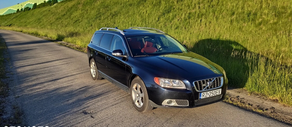 Volvo V70 cena 25900 przebieg: 333500, rok produkcji 2009 z Rzeszów małe 137